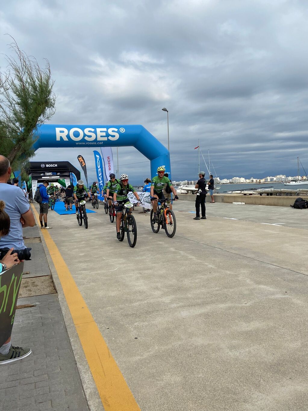 Roses ha dado el pistoletazo de salida a la 15ª edición de la Transpyr Coast tono Coast este domingo 8 de junio