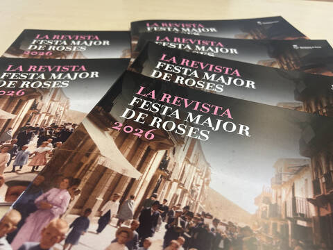 La revista de la Festa Major repassa els 30 anys d'Optimist i recupera els orígens del teatre familiar a Roses